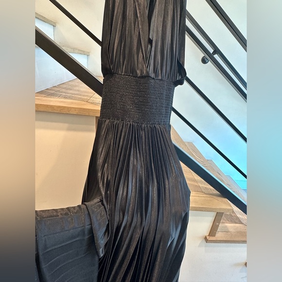 Vici Pleated Sleeveless Dress - Picture 5 of 5